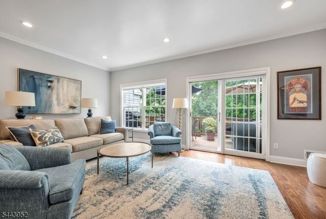 94 Heather Ln, Wyckoff Twp., NJ 07481