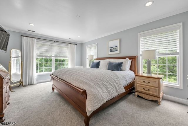 94 Heather Ln, Wyckoff Twp., NJ 07481