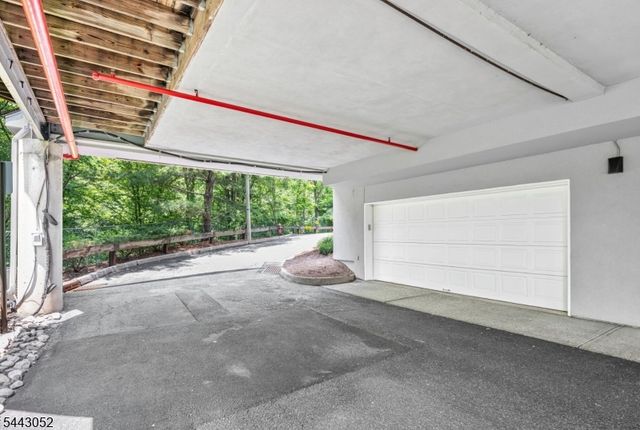 94 Heather Ln, Wyckoff Twp., NJ 07481