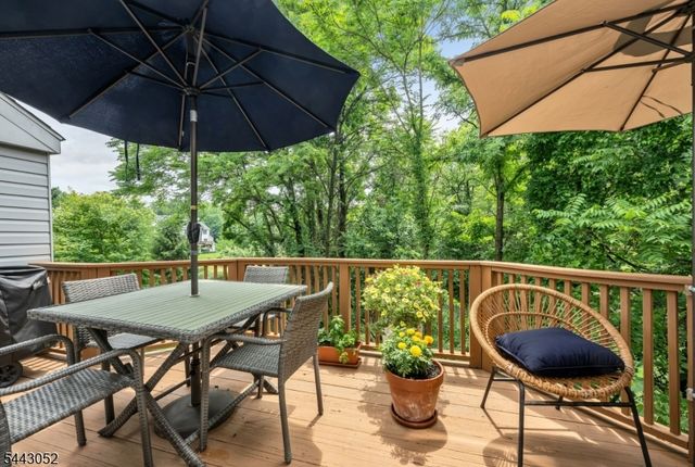 94 Heather Ln, Wyckoff Twp., NJ 07481