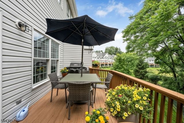 94 Heather Ln, Wyckoff Twp., NJ 07481