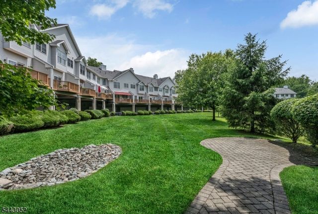 94 Heather Ln, Wyckoff Twp., NJ 07481