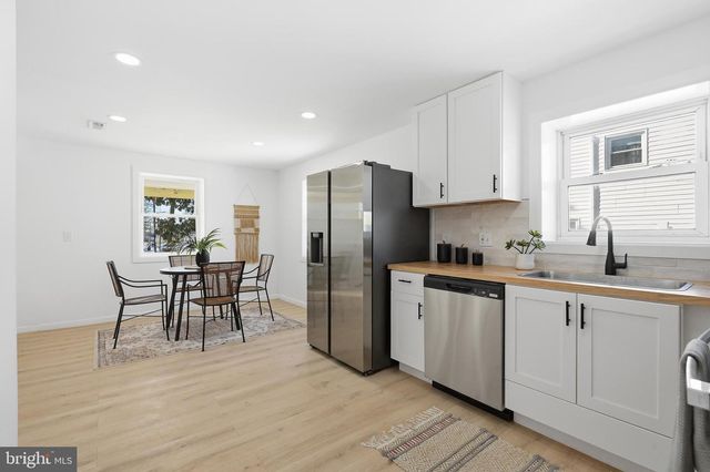 2323 MOLE RD, Secane, PA 19018