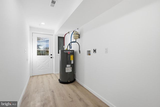 2323 MOLE RD, Secane, PA 19018