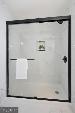 2323 MOLE RD, Secane, PA 19018