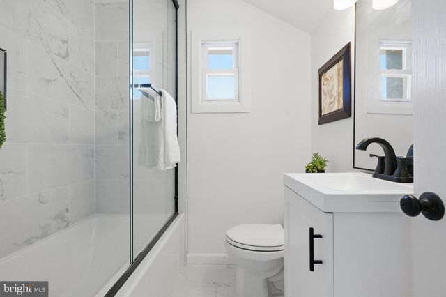 2323 MOLE RD, Secane, PA 19018