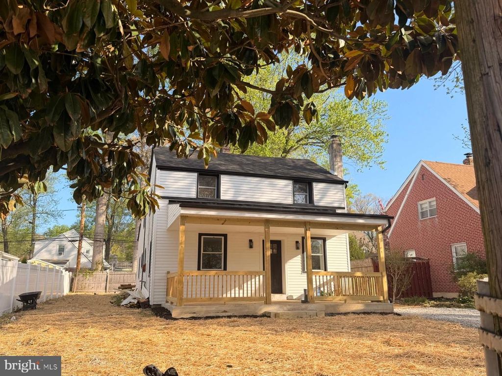 2323 MOLE RD, Secane, PA 19018