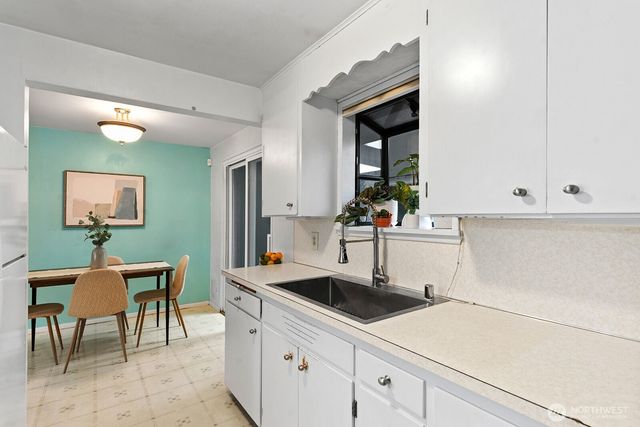 9412 4th Avenue SW, Seattle, WA 98106