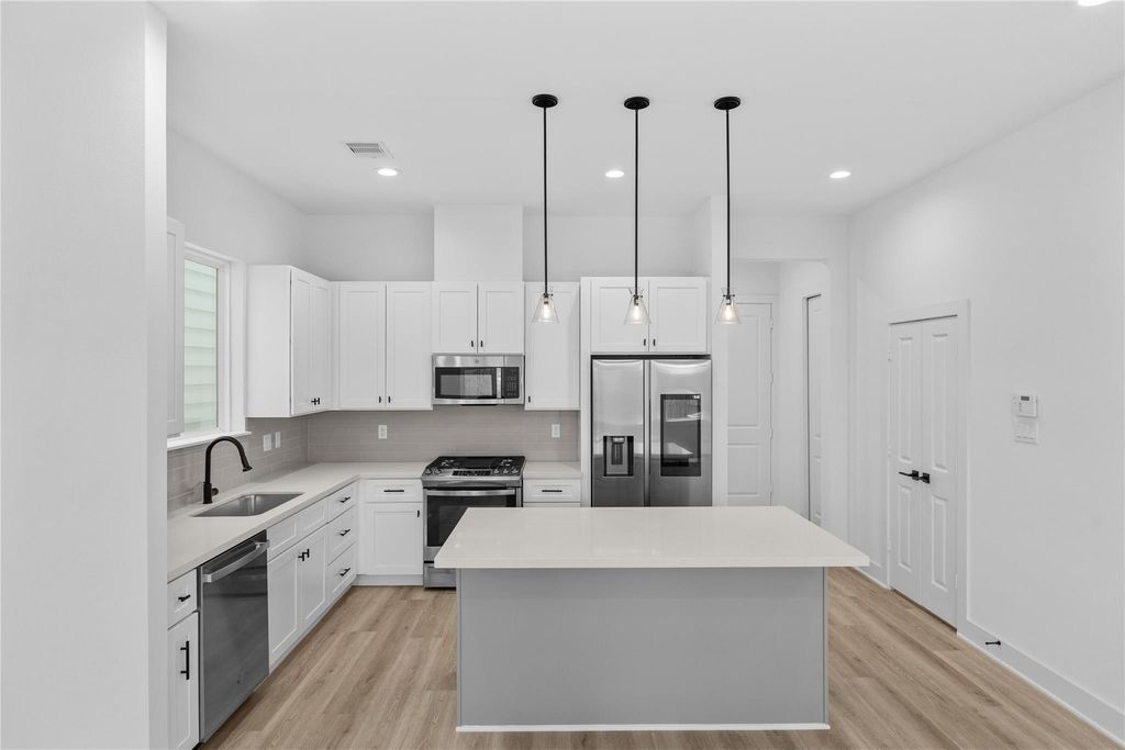 3426 Bolin Road Roads, Houston, TX 77092