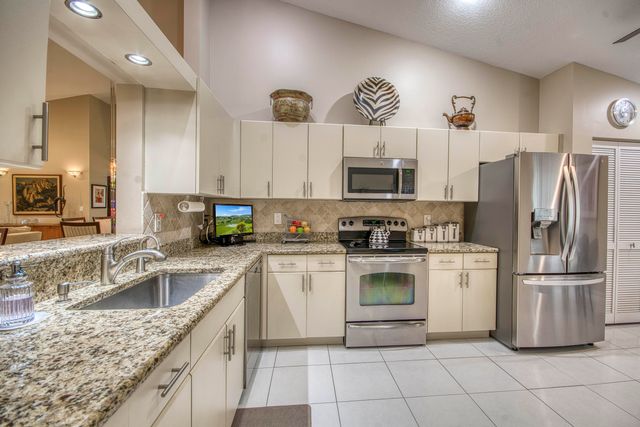 6173 Brightwater Terrace, Boynton Beach, FL 33437