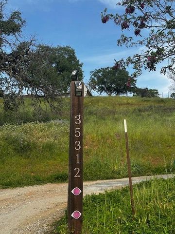 35312 George Smith Road, Yokuts Valley, CA 93675