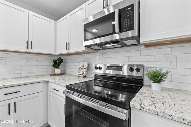 9304 New Maple Rd, Louisville, KY 40229