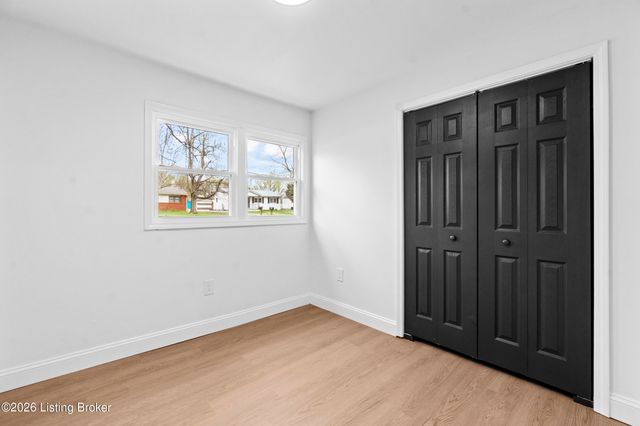 9304 New Maple Rd, Louisville, KY 40229