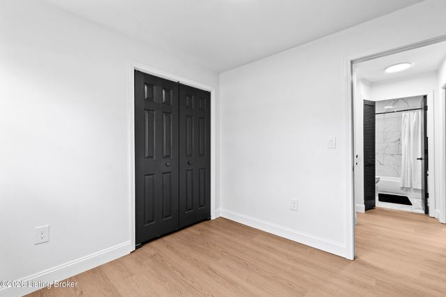 9304 New Maple Rd, Louisville, KY 40229