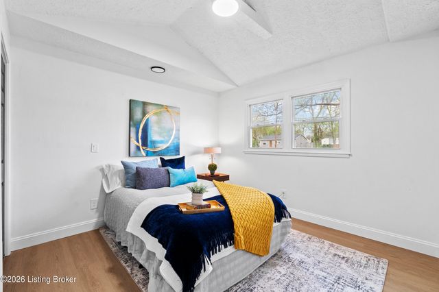 9304 New Maple Rd, Louisville, KY 40229