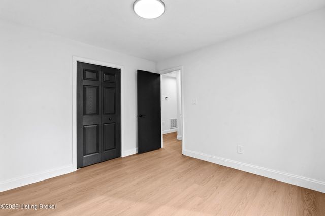 9304 New Maple Rd, Louisville, KY 40229