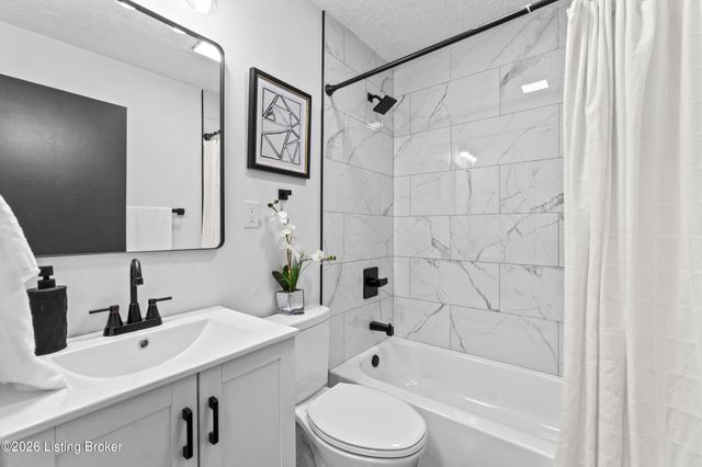 9304 New Maple Rd, Louisville, KY 40229