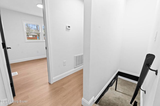 9304 New Maple Rd, Louisville, KY 40229