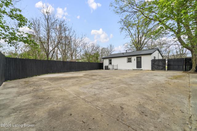 9304 New Maple Rd, Louisville, KY 40229