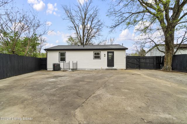 9304 New Maple Rd, Louisville, KY 40229