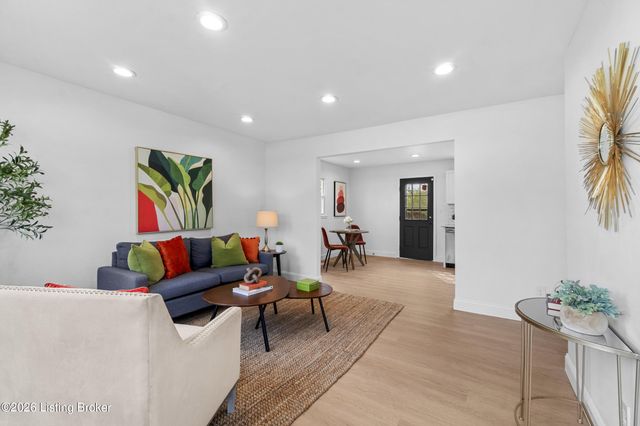 9304 New Maple Rd, Louisville, KY 40229