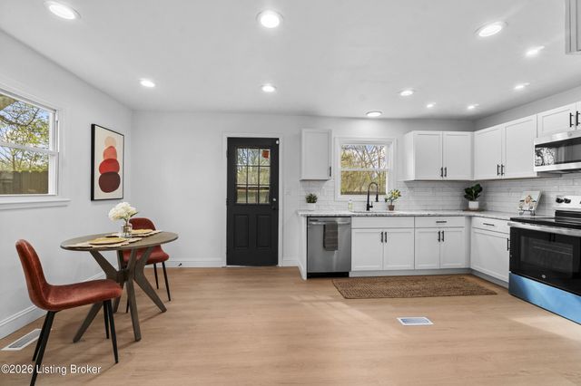 9304 New Maple Rd, Louisville, KY 40229