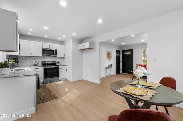 9304 New Maple Rd, Louisville, KY 40229