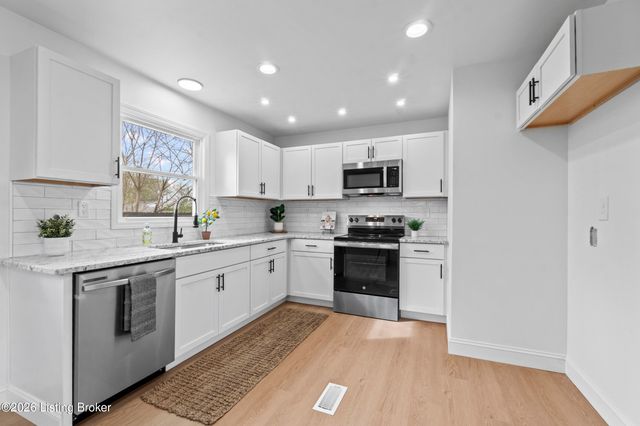 9304 New Maple Rd, Louisville, KY 40229