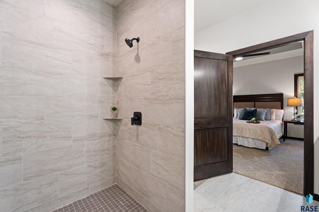 1107 S Foss Ave Avenue, Sioux Falls, SD 57110