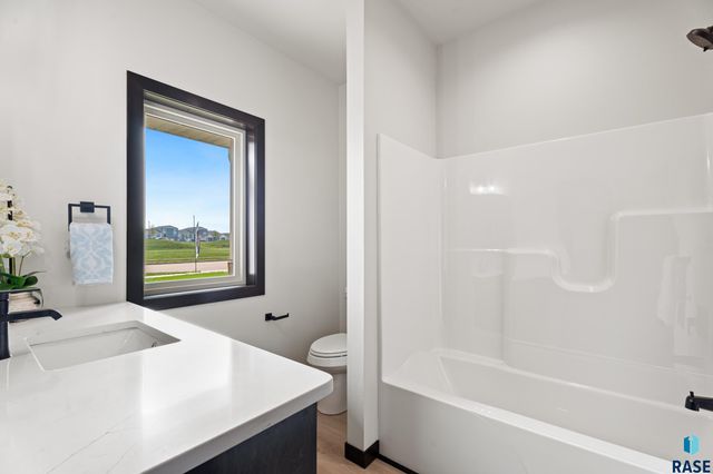 1107 S Foss Ave Avenue, Sioux Falls, SD 57110