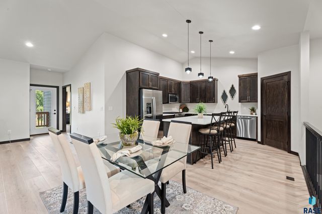 1107 S Foss Ave Avenue, Sioux Falls, SD 57110