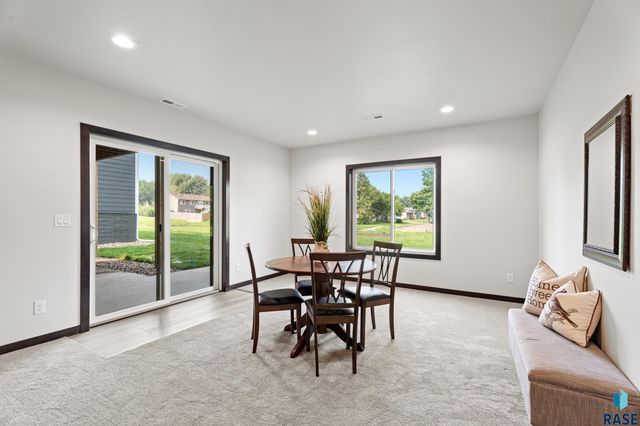 1107 S Foss Ave Avenue, Sioux Falls, SD 57110