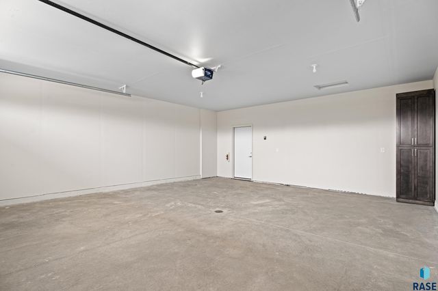 1107 S Foss Ave Avenue, Sioux Falls, SD 57110