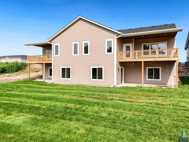 1107 S Foss Ave Avenue, Sioux Falls, SD 57110