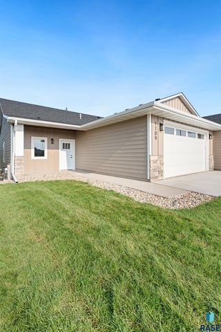 1107 S Foss Ave Avenue, Sioux Falls, SD 57110