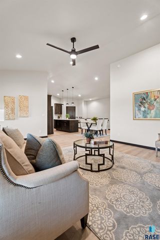 1107 S Foss Ave Avenue, Sioux Falls, SD 57110