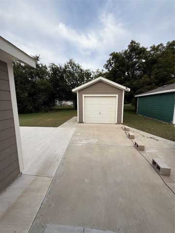 311 SW 14th Avenue, Mineral Wells, TX 76067