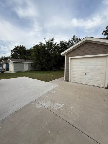 311 SW 14th Avenue, Mineral Wells, TX 76067
