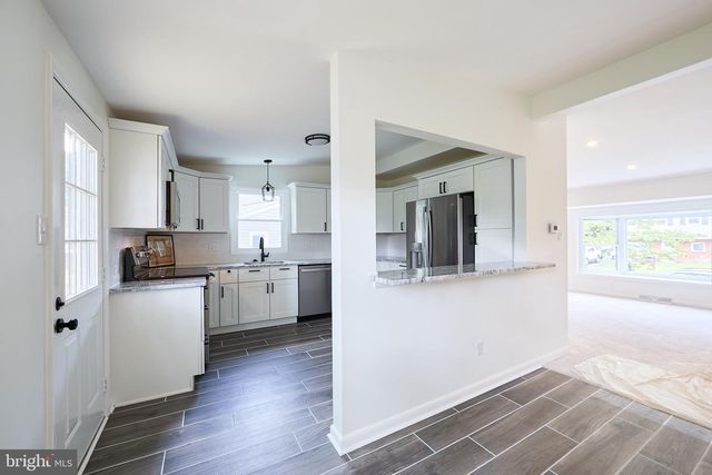 48 E CHEROKEE DR, Newark, DE 19713