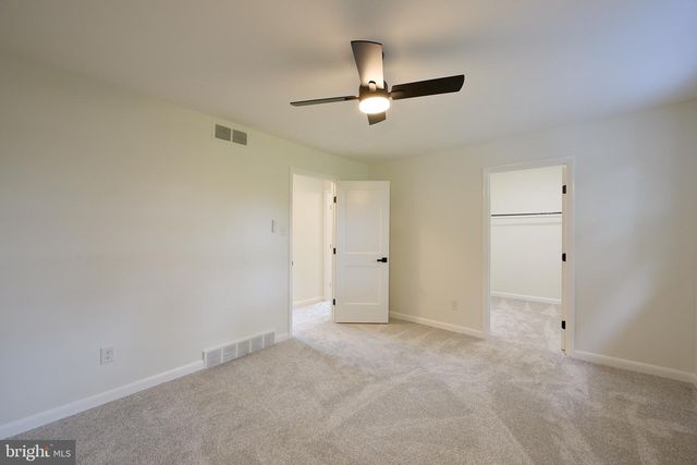 48 E CHEROKEE DR, Newark, DE 19713