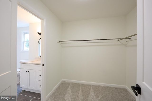 48 E CHEROKEE DR, Newark, DE 19713