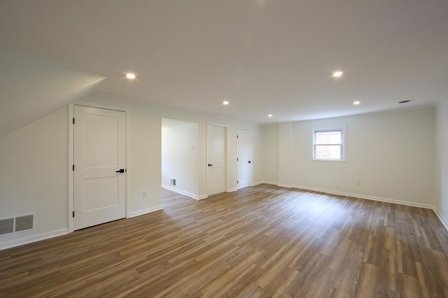 48 E CHEROKEE DR, Newark, DE 19713