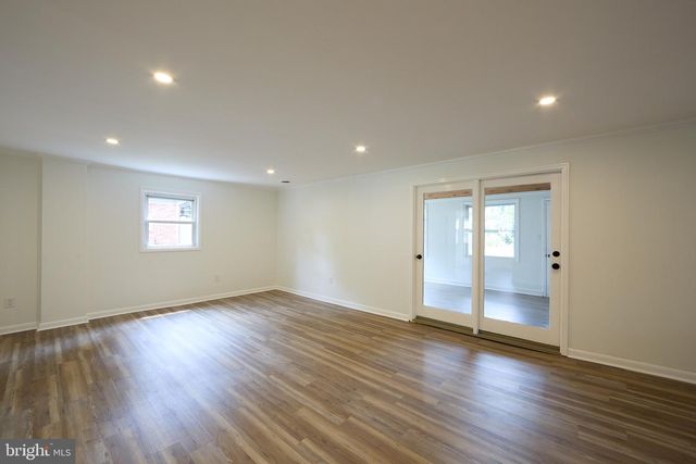 48 E CHEROKEE DR, Newark, DE 19713