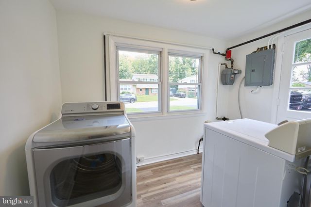 48 E CHEROKEE DR, Newark, DE 19713