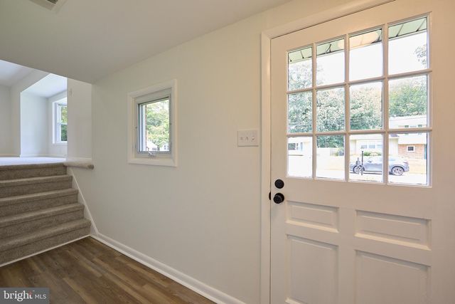 48 E CHEROKEE DR, Newark, DE 19713