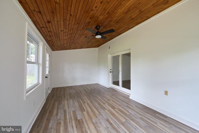 48 E CHEROKEE DR, Newark, DE 19713
