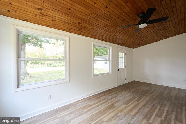 48 E CHEROKEE DR, Newark, DE 19713