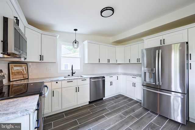 48 E CHEROKEE DR, Newark, DE 19713