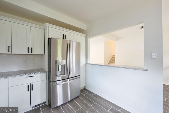 48 E CHEROKEE DR, Newark, DE 19713