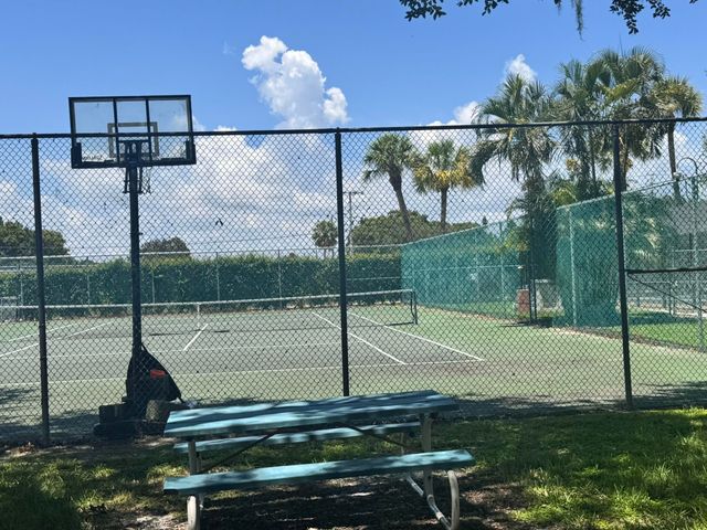 3124 Us Highway 441 J1, Okeechobee, FL 34974